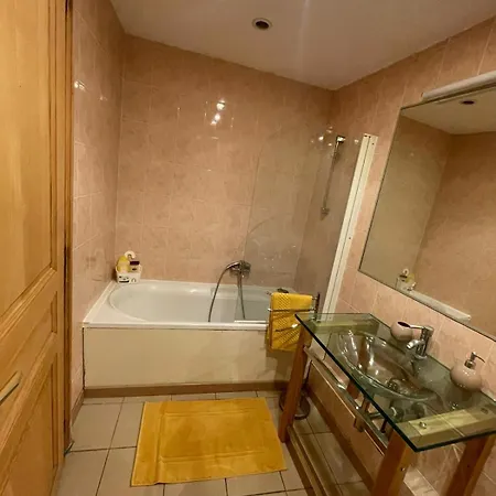 Spacious Centre Apartment *